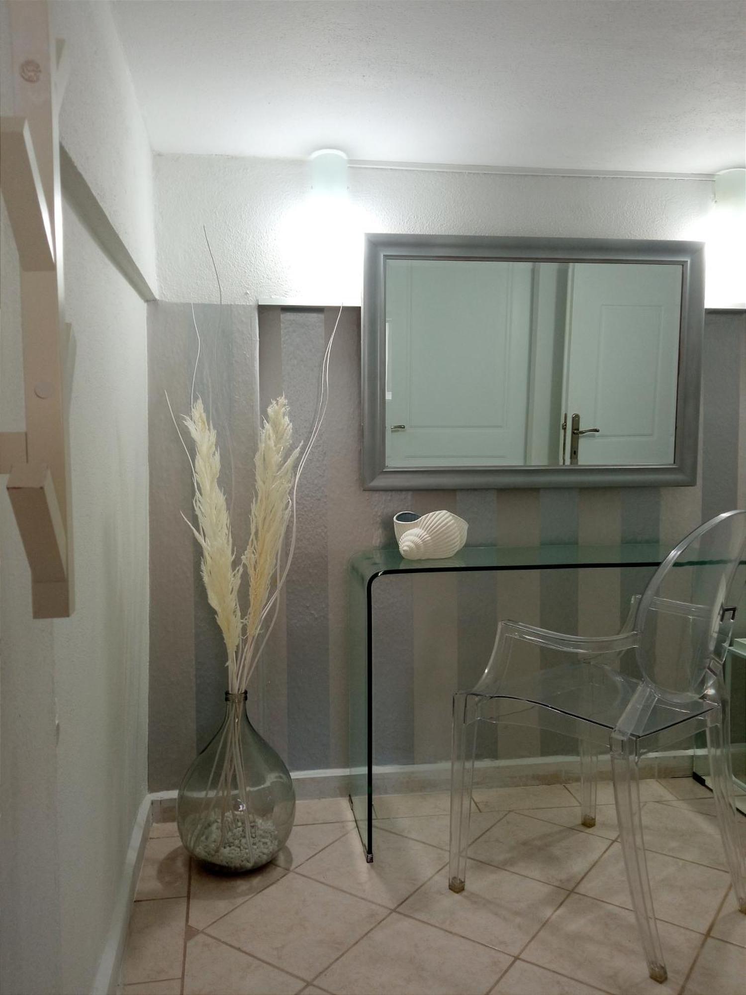 Amazing Maisonettes In Apartment *