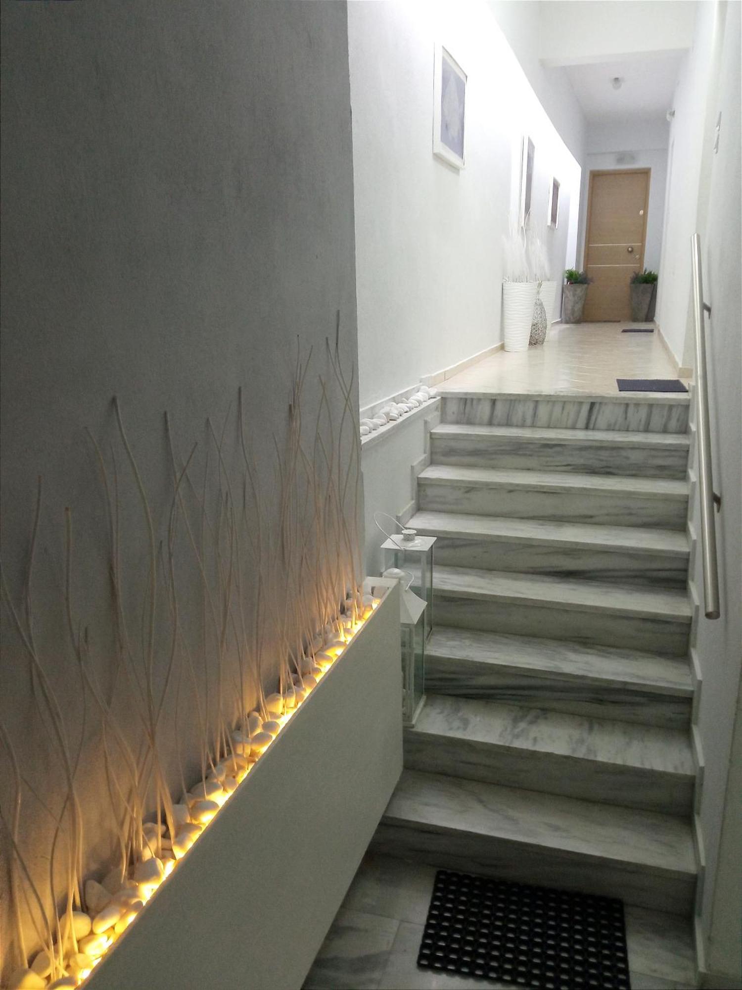 Amazing Maisonettes In Apartment *