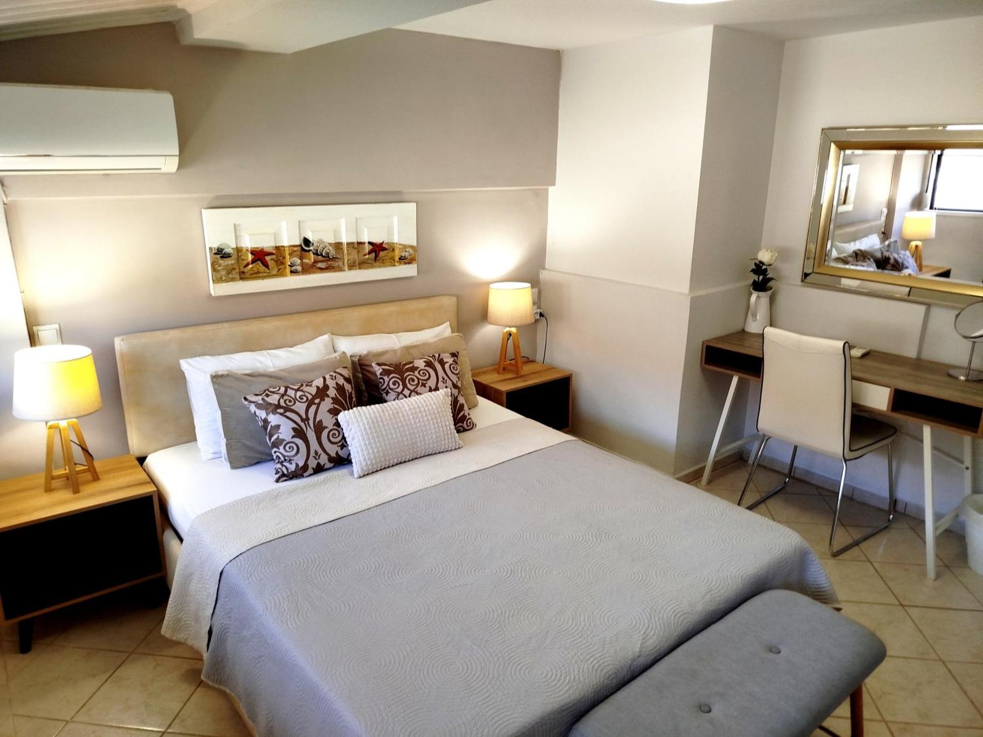 Amazing Maisonettes In Apartment *