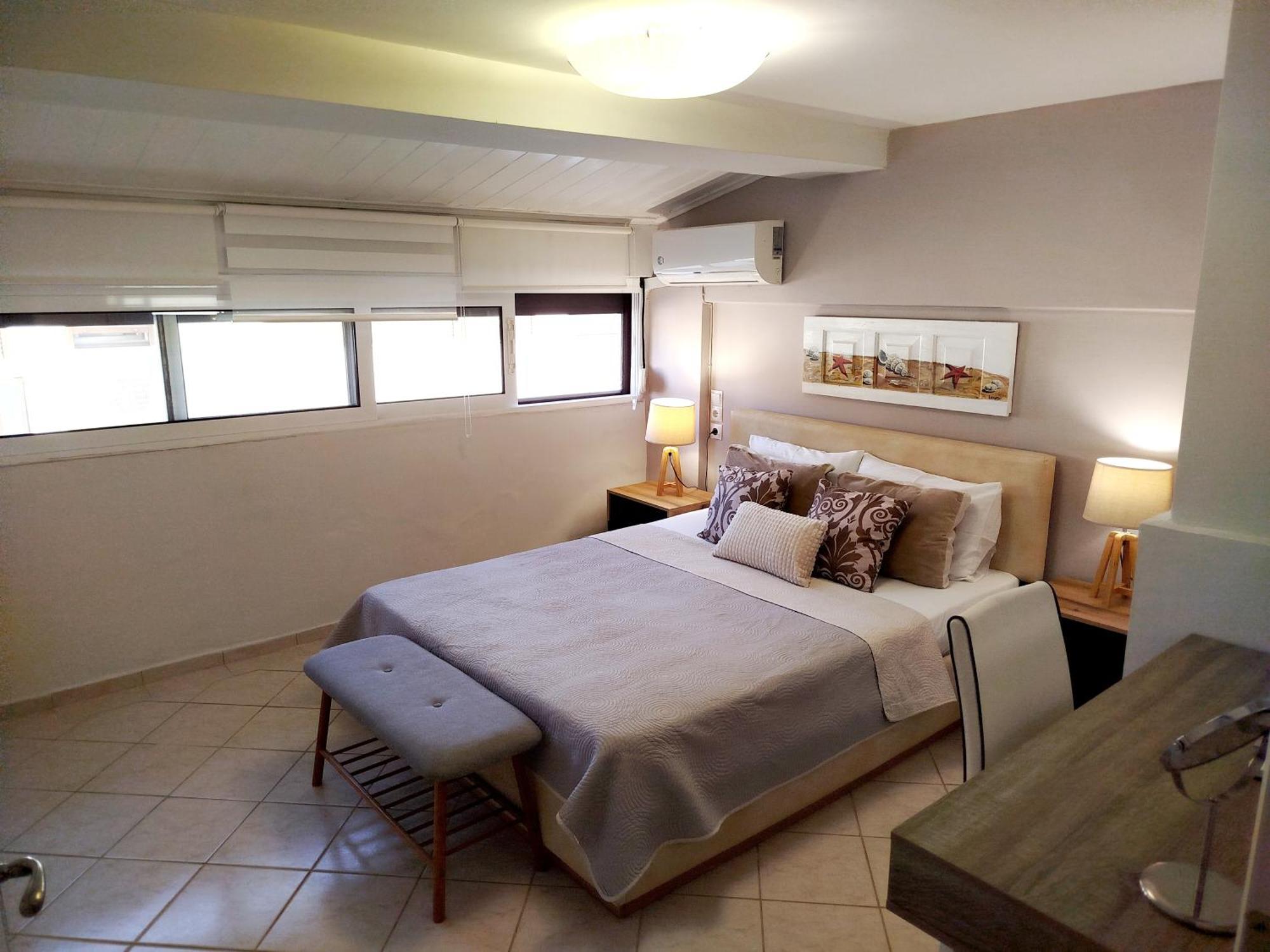 Apartment Amazing Maisonettes In Skiathos Town